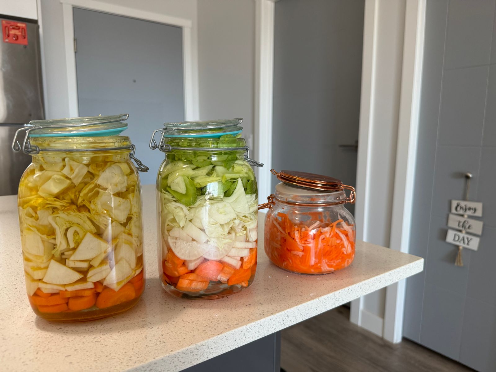 Domowe kiszonki w słoikach – kiszona kapusta